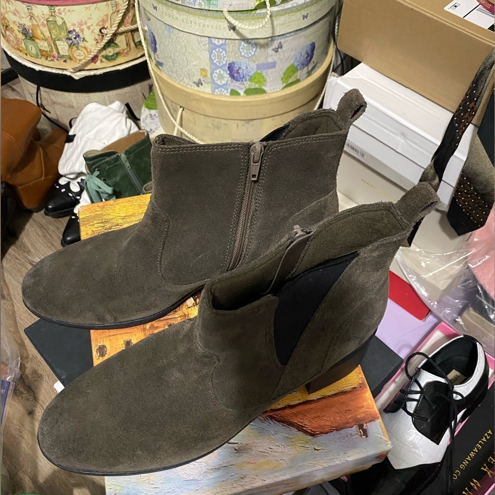 Ladies boots